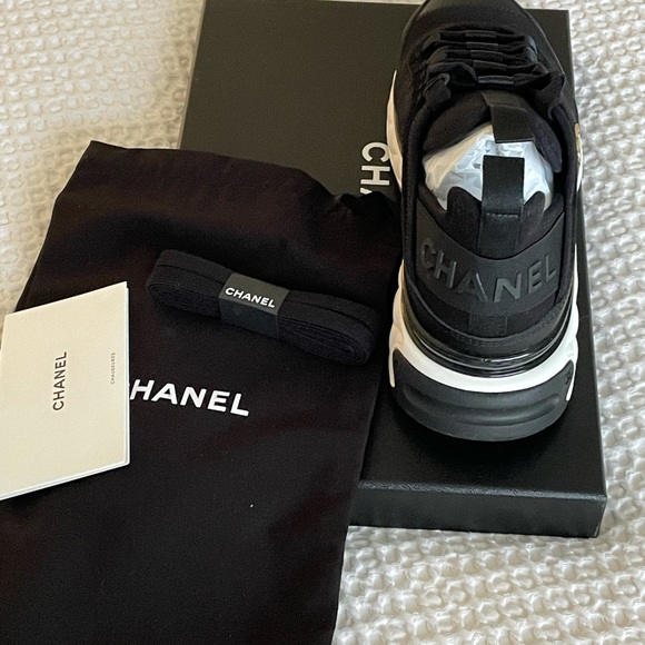 New Chanel Trail Sneakers Black CC logo size 38.5 - Picture 2 of 3